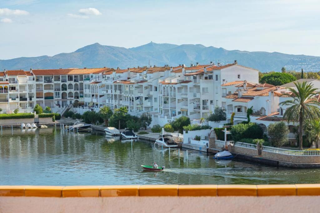 Flateli Empuriabrava Apartment Bagian luar foto