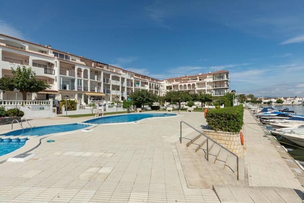 Flateli Empuriabrava Apartment Bagian luar foto